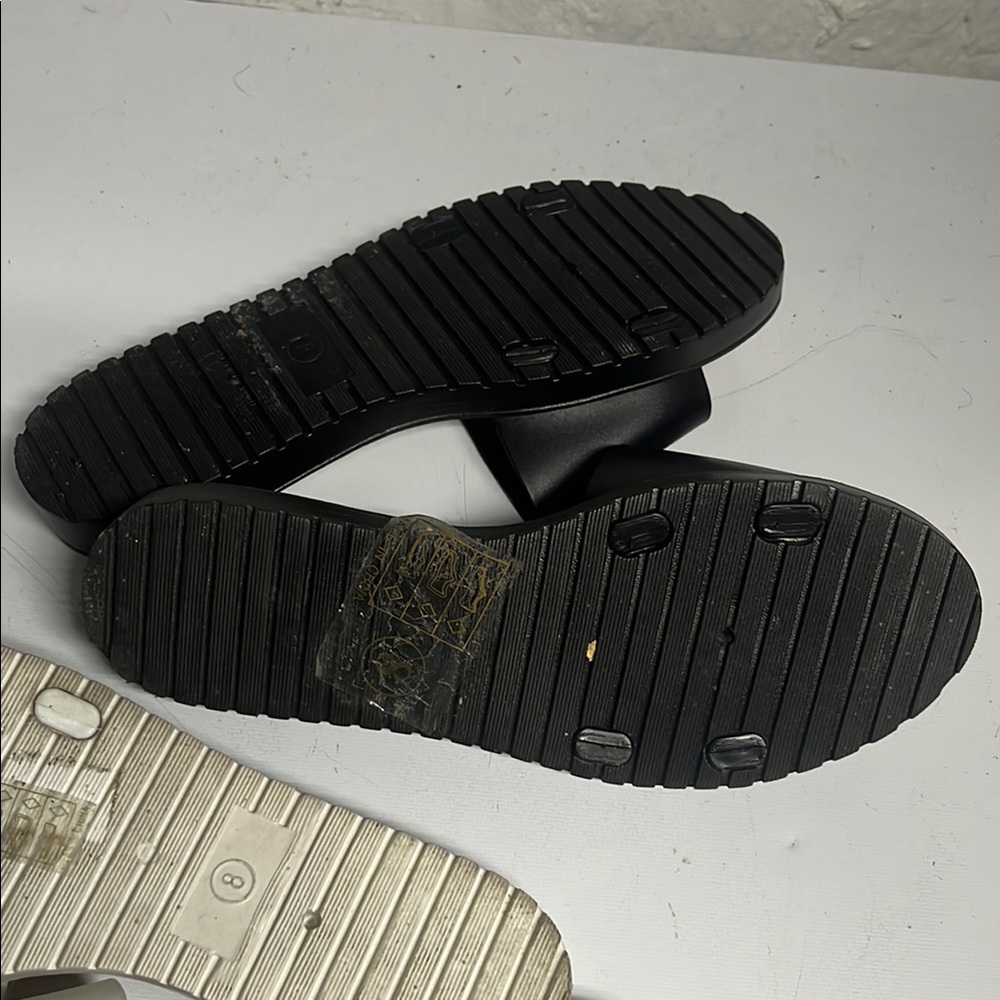 Set of 2 Black and White Slide Sandals - Picture 5 of 5